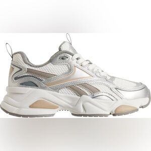 NWT Reebok Charge Run Sneaker CHARGE/Lt Grey/White/Tan